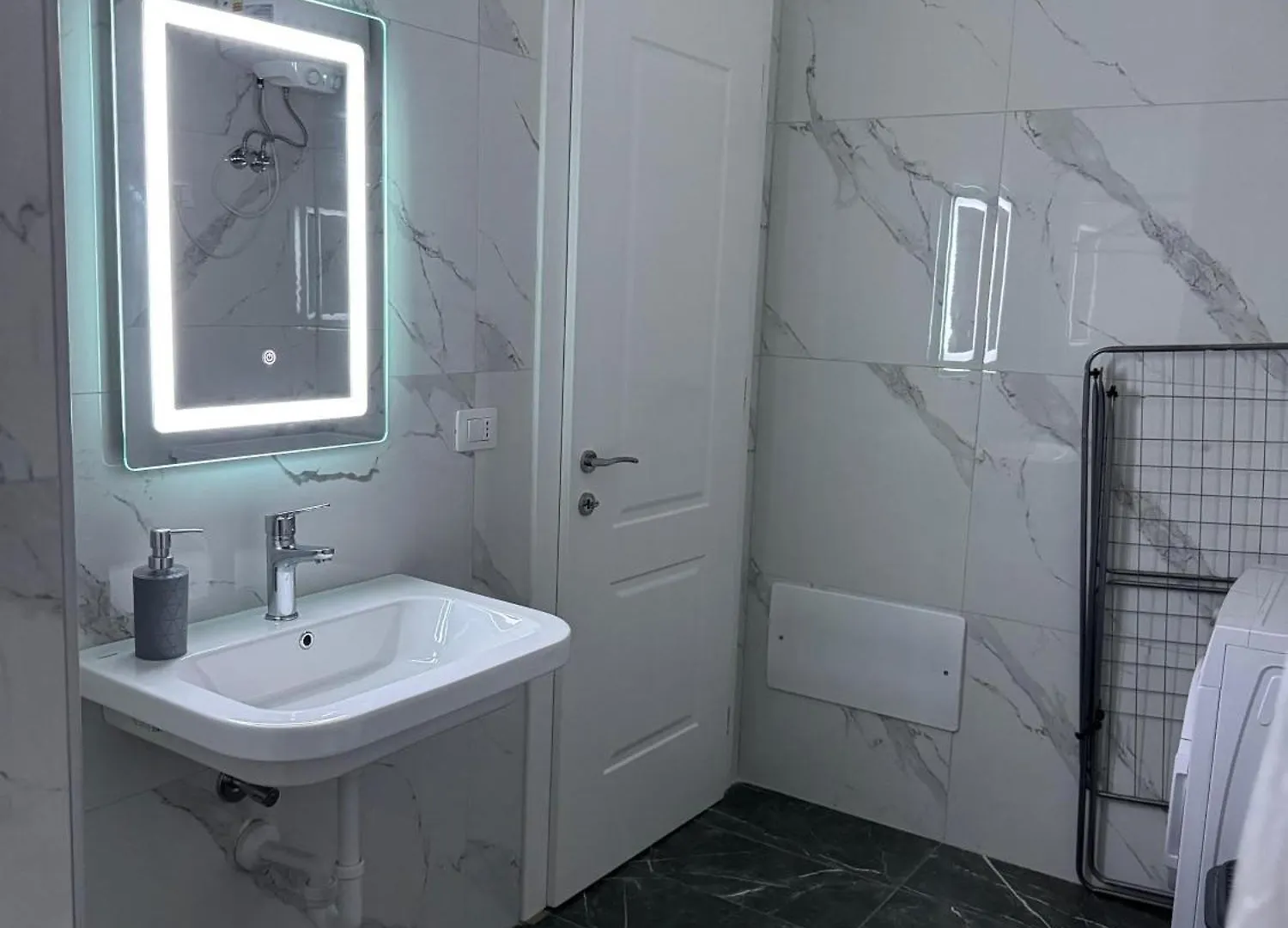 Apartment Bright & Roomy Tirana Albania