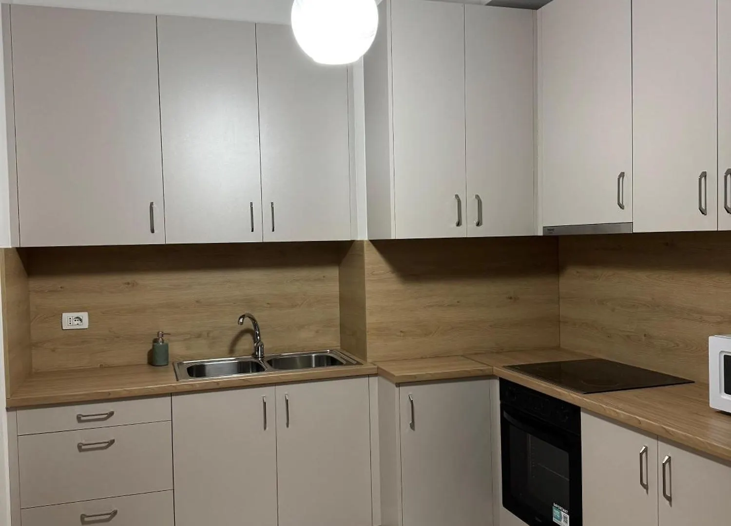 Bright & Roomy Tirana Apartment