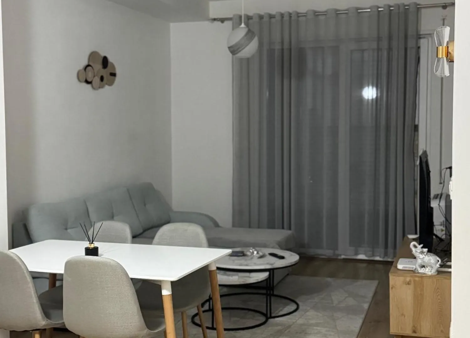Bright & Roomy Tirana 0*,  Albánia
